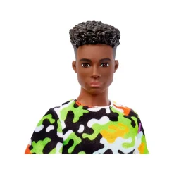 Ken Fashionista Con Camiseta Camuflaje^Barbie
