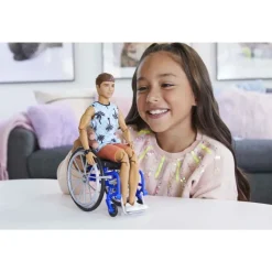 Ken Fashionista Muneco Con Silla De Ruedas Rampa Y Accesorios De Moda Juguete 3 Anos (Mattel^Barbie Hot